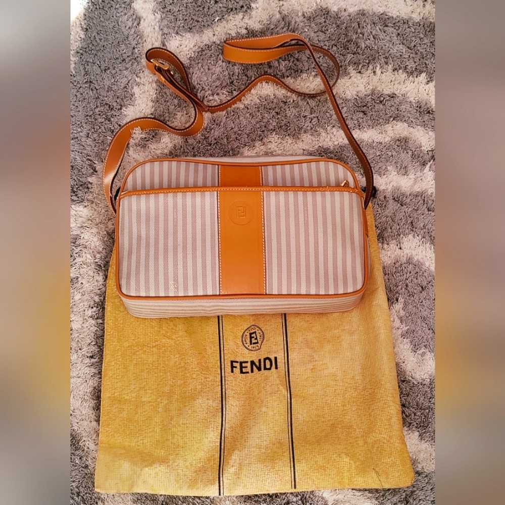 VINTAGE FENDI LAMB SKIN CROSSBODY BAG